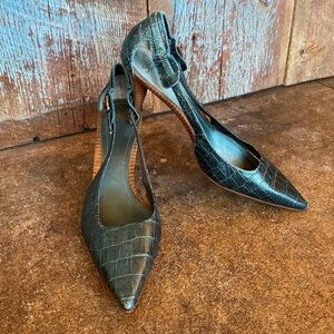 Studio 9 Emerald Green Croc Like Leather Heels Size 9.5